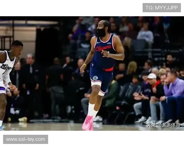 快船客场挑战76人,哈登里程碑战遭遇严峻考验 快船客场挑战76人,哈登里程碑战遭遇严峻考验